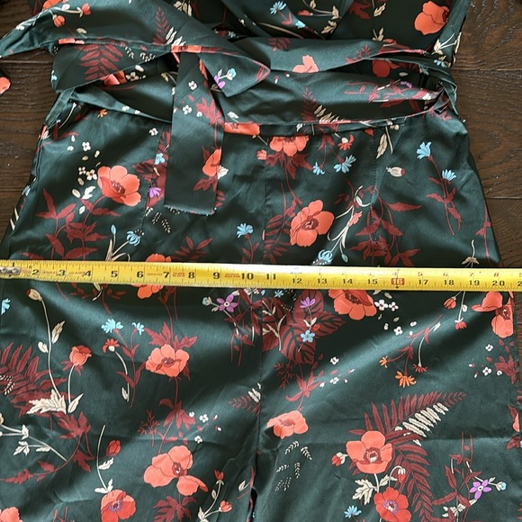 Hunter Green wide Leg floral Jumpsuit faux wrap top flower print sz Large - Picture 12 of 13